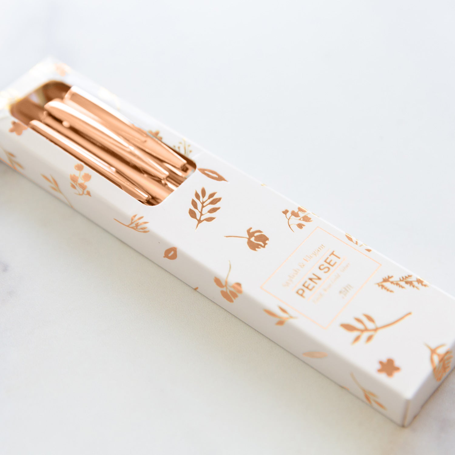 https://www.jotandmark.com/cdn/shop/products/MMJM_MetallicPen_RoseGold_4_2000x2000.jpg?v=1628034121